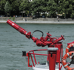 Klein-Basel, Feuerwehrschiff am St. Johanns-Rheinweg, Höhe Klingentalfähre
